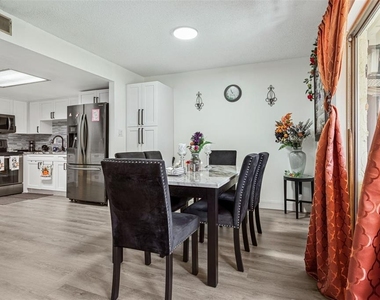7501 Dolonita Drive - Photo Thumbnail 7