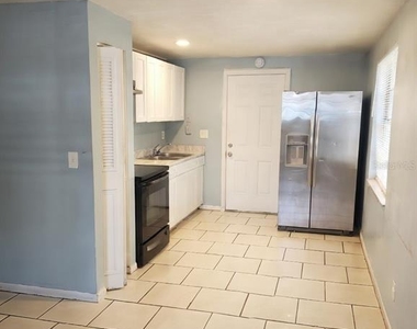 5204 N 45th Street - Photo Thumbnail 1
