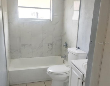 5204 N 45th Street - Photo Thumbnail 4