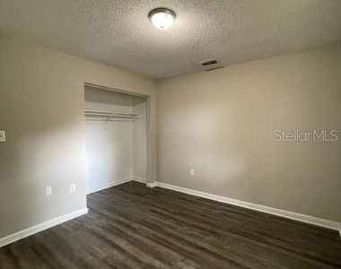 2415 Idlewild Street - Photo Thumbnail 8