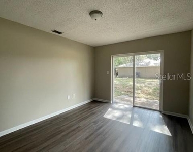 2415 Idlewild Street - Photo Thumbnail 10