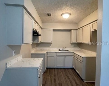 2415 Idlewild Street - Photo Thumbnail 1