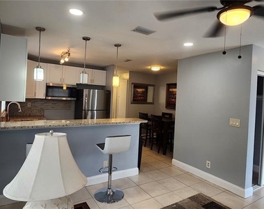 10706 N 15th Streets - Photo Thumbnail 4