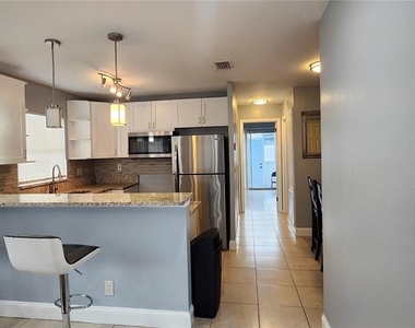 10706 N 15th Streets - Photo Thumbnail 3