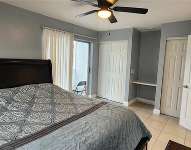 10706 N 15th Streets - Photo Thumbnail 8