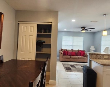 10706 N 15th Streets - Photo Thumbnail 9