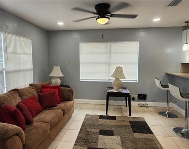 10706 N 15th Streets - Photo Thumbnail 2