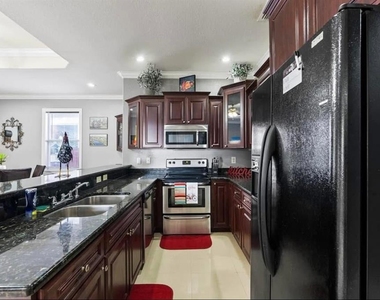 2324 W Palmetto Street - Photo Thumbnail 13