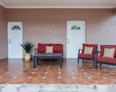 2324 W Palmetto Street - Photo Thumbnail 24