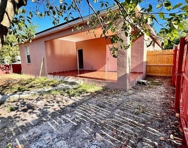 2324 W Palmetto Street - Photo Thumbnail 5