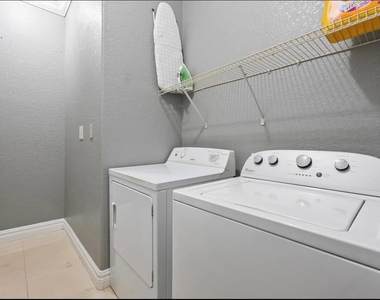 2324 W Palmetto Street - Photo Thumbnail 17