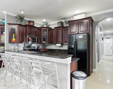 2324 W Palmetto Street - Photo Thumbnail 16