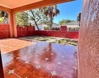 2324 W Palmetto Street - Photo Thumbnail 15