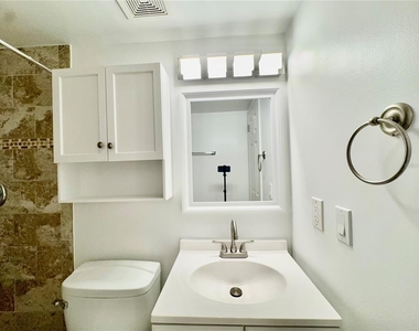 5820 N Church Avenue - Photo Thumbnail 48