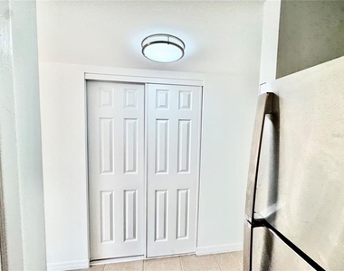 5820 N Church Avenue - Photo Thumbnail 33