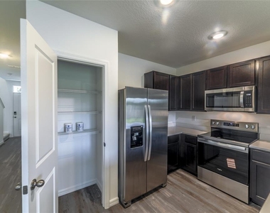 17208 English Chestnut Way - Photo Thumbnail 7