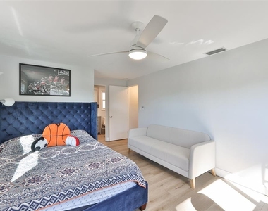 1279 86th Avenue N - Photo Thumbnail 25