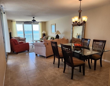 6105 Bahia Del Mar Circle - Photo Thumbnail 5