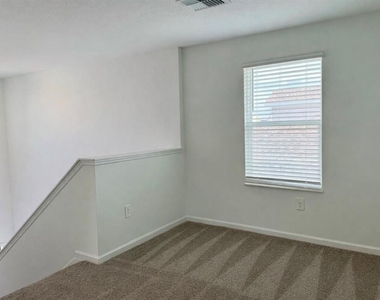 1727 Foreman Road - Photo Thumbnail 15