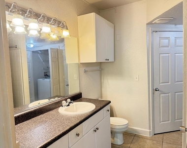 202 E South Street - Photo Thumbnail 14