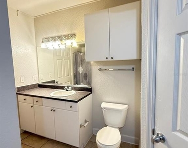 202 E South Street - Photo Thumbnail 10