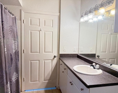 202 E South Street - Photo Thumbnail 12