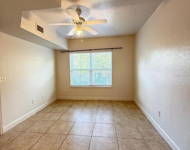 202 E South Street - Photo Thumbnail 5