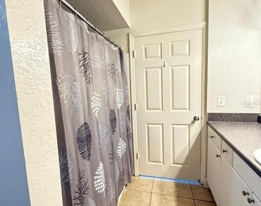 202 E South Street - Photo Thumbnail 6
