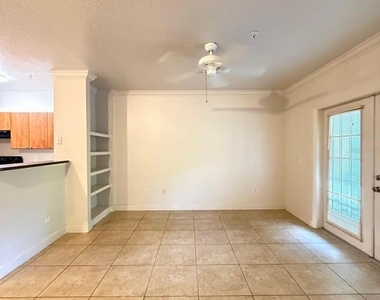 202 E South Street - Photo Thumbnail 3