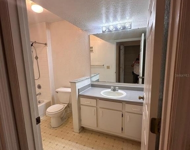 820 Camargo Way - Photo Thumbnail 6