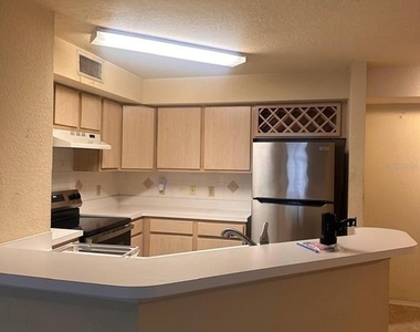 820 Camargo Way - Photo Thumbnail 3