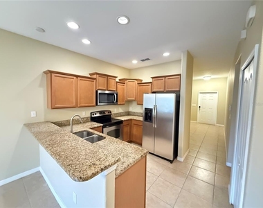11064 Savannah Landing Circle - Photo Thumbnail 3