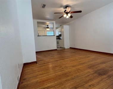 4418 Eli Street - Photo Thumbnail 5