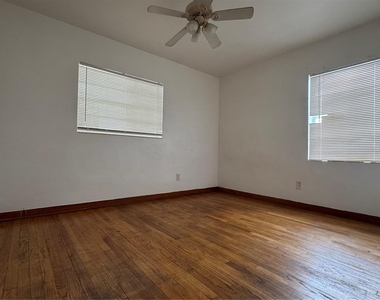 4418 Eli Street - Photo Thumbnail 9
