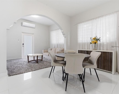 56 Calle F Krug Condado - Photo Thumbnail 1