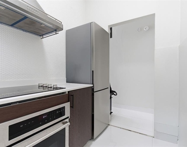 56 Calle F Krug Condado - Photo Thumbnail 4