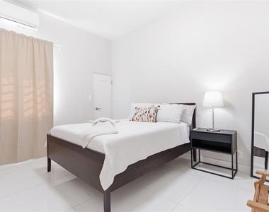 56 Calle F Krug Condado - Photo Thumbnail 8
