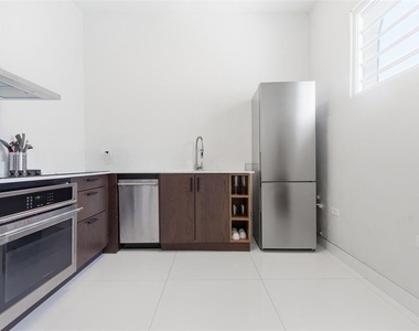 56 Calle F Krug Condado - Photo Thumbnail 6