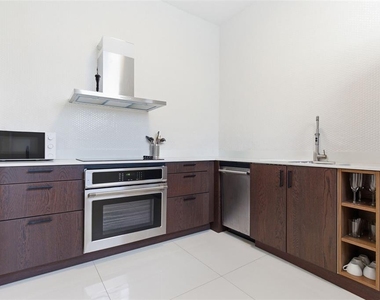 56 Calle F Krug Condado - Photo Thumbnail 8