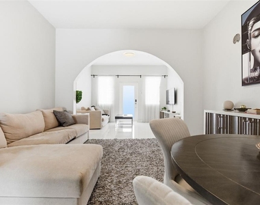 56 Calle F Krug Condado - Photo Thumbnail 9