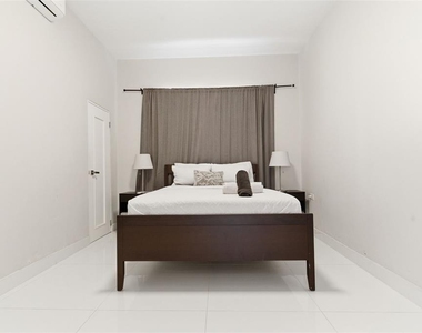 56 Calle F Krug Condado - Photo Thumbnail 5