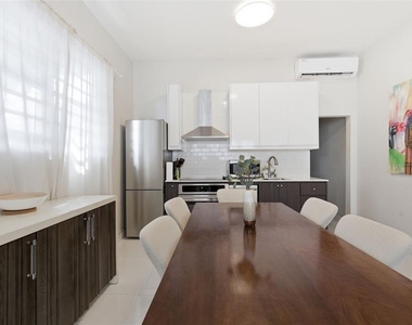 56 Calle F Krug Condado - Photo Thumbnail 4