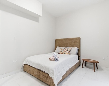 56 Calle F Krug Condado - Photo Thumbnail 7