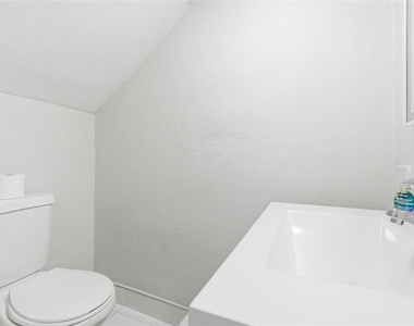 56 Calle F Krug Condado - Photo Thumbnail 12