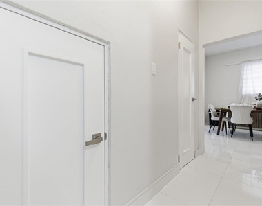 56 Calle F Krug Condado - Photo Thumbnail 16