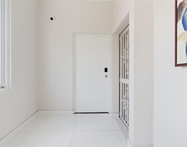 56 Calle F Krug Condado - Photo Thumbnail 13