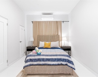 56 Calle F Krug Condado - Photo Thumbnail 7