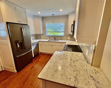 438 Lakeview Avenue - Photo Thumbnail 2