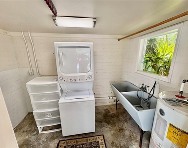 438 Lakeview Avenue - Photo Thumbnail 17