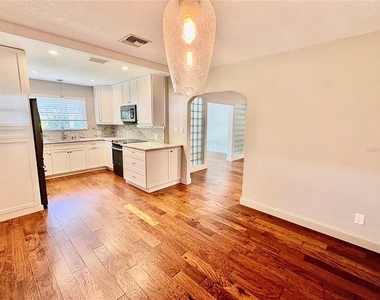 438 Lakeview Avenue - Photo Thumbnail 3